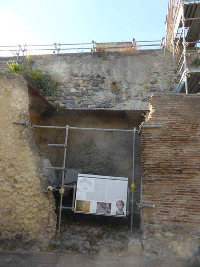 Ins. VII, Herculaneum, September 2015. Doorway to Basilica Noniana, leading into room on southern side, on west side of Cardo III Superiore. Only the eastern perimeter wall has so far been brought to light together with two side doorways.